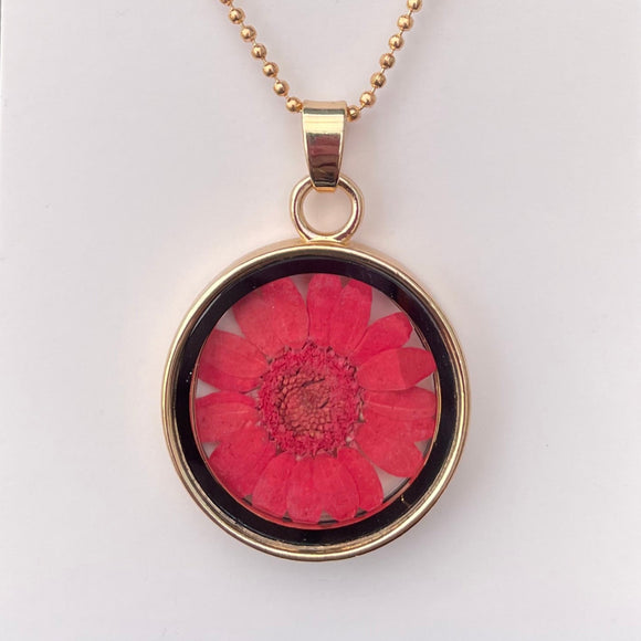 Gold Tone Dried Red Flower Necklace N84
