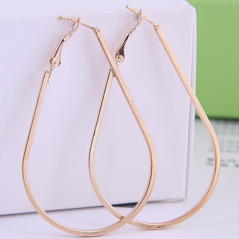 Gold Tone Large Tear Drop Earrings E221