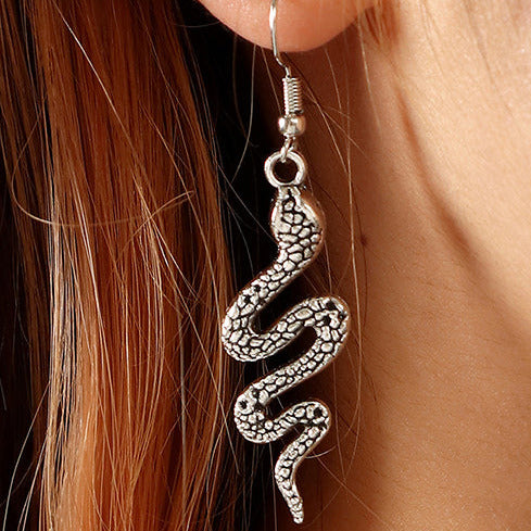 Silver Tone Snake Earrings E68